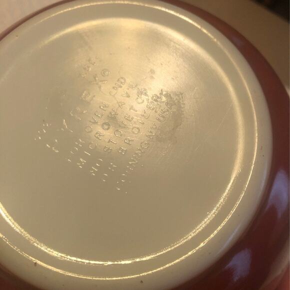 Vintage Pyrex Wheat pattern 1.5 qt - Picture 6 of 6